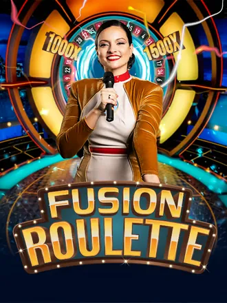 Veste dorée et micro à la main, une animatrice pose devant la roue de Fusion Roulette, une roulette en direct dont la roue affiche des multiplicateurs de 1 000x et 1 500x